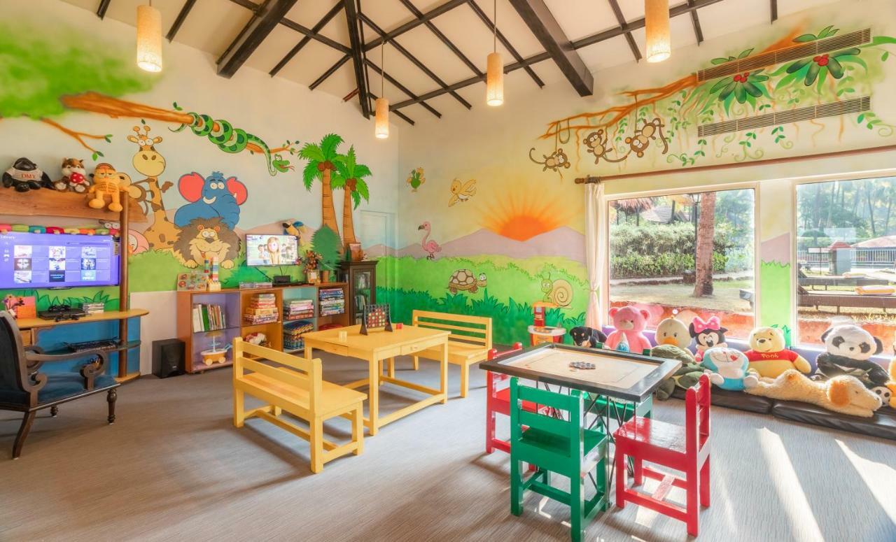 Taj Holiday Village Resort & Spa, Goa Candolim Exterior foto The Children's Club at the Royal Garden Resort